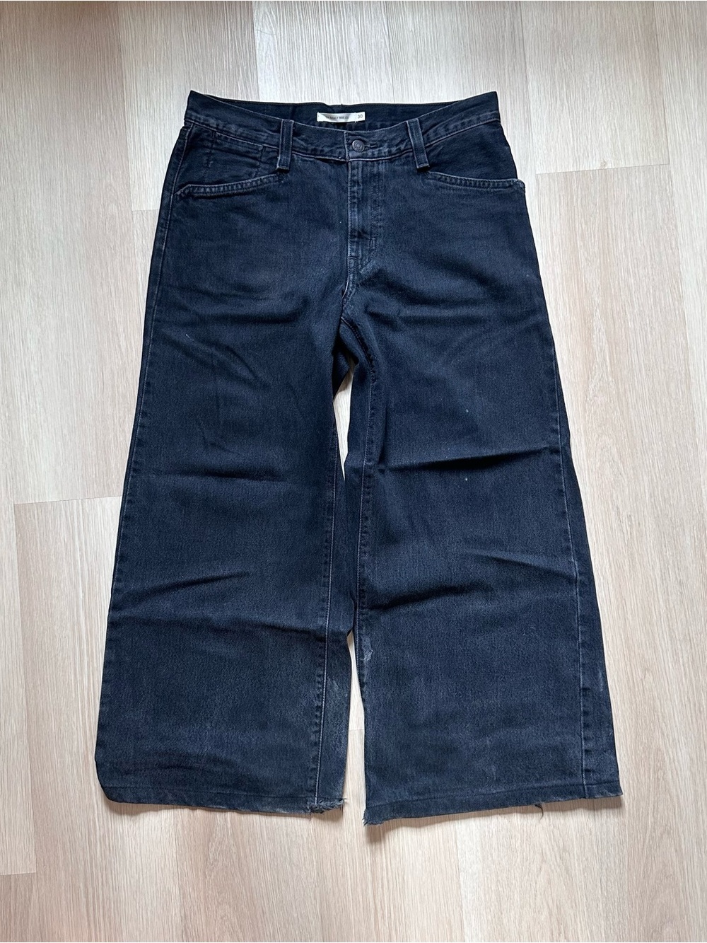 Levi's 94 Black Wide-Leg Jeans